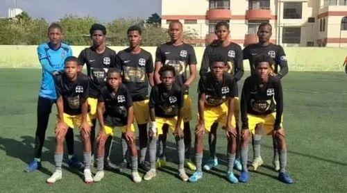 Futebol/Sub-17: Escola Vitória garante passagem para meias-finais e actuais campeões nacionais eliminados