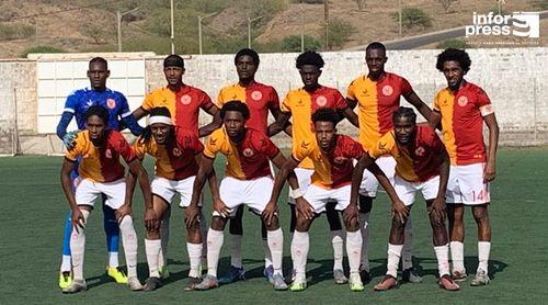 Futebol/Santiago Norte: Varandinha goleia ADEC (4-0) e reforça liderança do campeonato