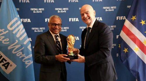 José Maria Neves reúne-se com presidente da FIFA em Paris