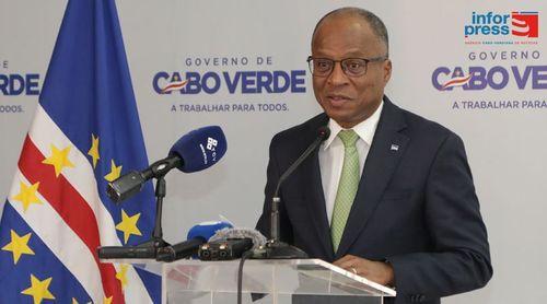 Instituto Superior de Aeronáutica e Turismo inicia aulas em Outubro no Sal – PM preside apresentação pública