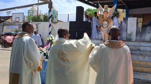 Celebração de São Miguel Arcanjo reúne milhares de fiéis na Calheta