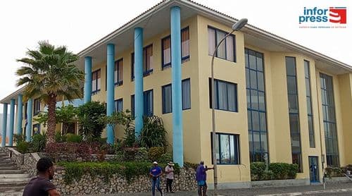 Porto Novo: Denúncia contra autarcas são susceptíveis de integrar prática de crime de peculato, abuso de poder e tráfico de influência – PGR