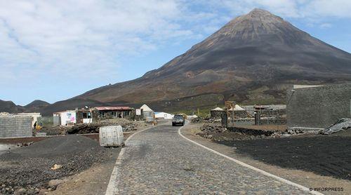 Santa Catarina do Fogo: Câmara faz hoje consignação da obra de construção da placa desportiva de Chã das Caldeiras