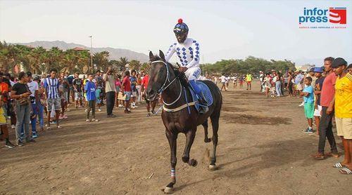 Porto Novo: Promotores do hipismo preocupados com as condições de segurança na pista de cavalos