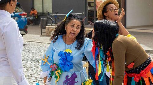 Porto Novo recebe evento “teatro de rua” para aproximar arte à comunidade